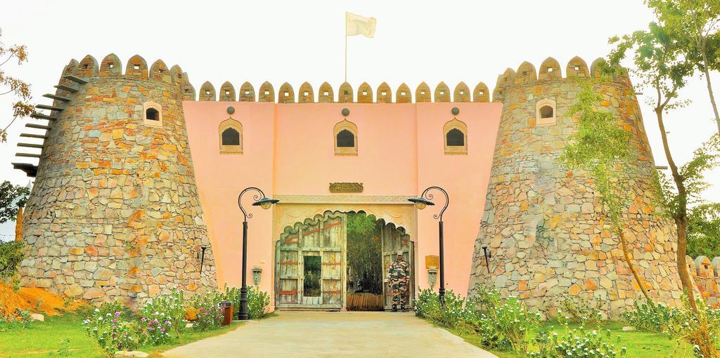 Lohagarh Fort Resort Kukas Buitenkant foto